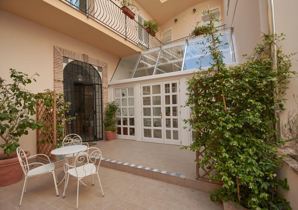 מלון קאסרטה Cas'E Charming House מראה חיצוני תמונה
