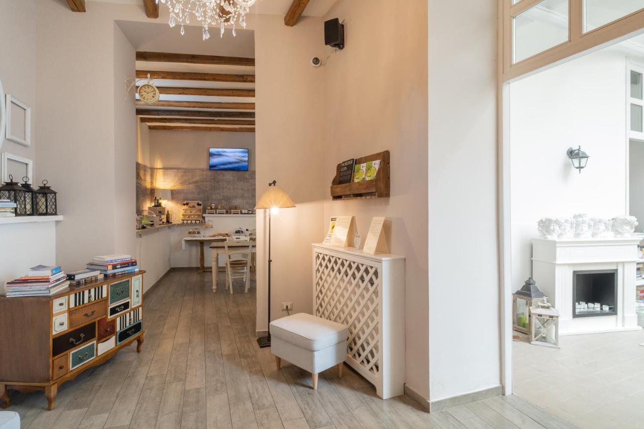 מלון קאסרטה Cas'E Charming House מראה חיצוני תמונה